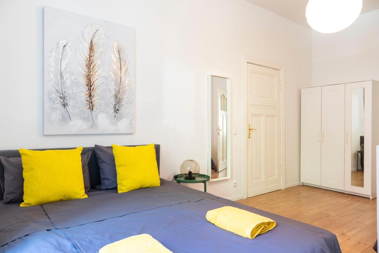 Freshly Renovated 2Br&Lr+Walk-In Rainshower Apartment Берлин Екстериор снимка