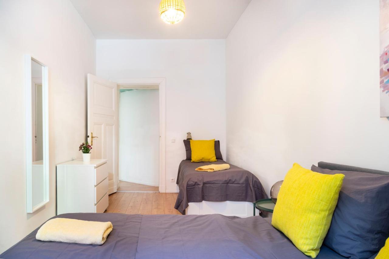 Freshly Renovated 2Br&Lr+Walk-In Rainshower Apartment Берлин Екстериор снимка