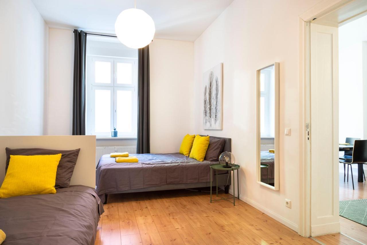 Freshly Renovated 2Br&Lr+Walk-In Rainshower Apartment Берлин Екстериор снимка