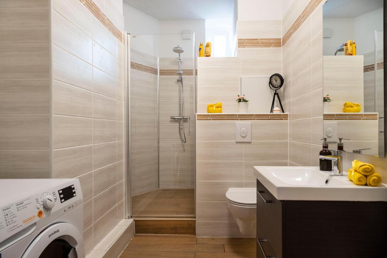 Freshly Renovated 2Br&Lr+Walk-In Rainshower Apartment Берлин Екстериор снимка