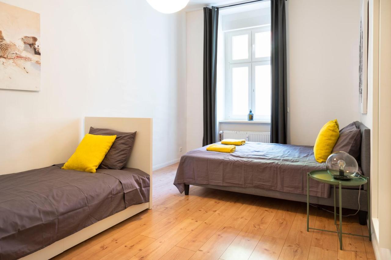 Freshly Renovated 2Br&Lr+Walk-In Rainshower Apartment Берлин Екстериор снимка